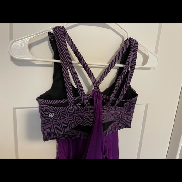 Lululemon Tank Top with attached sports bra - Picture 4 of 5
